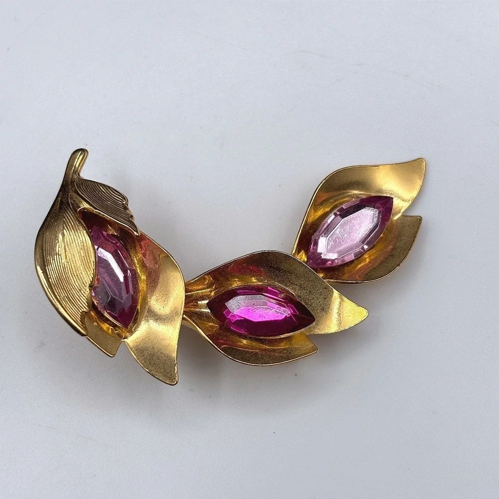 Glorius Vtg 60s Gold Tone Pink Marquis Rhinestone‎ Leaf Brooch Costume Jewelry